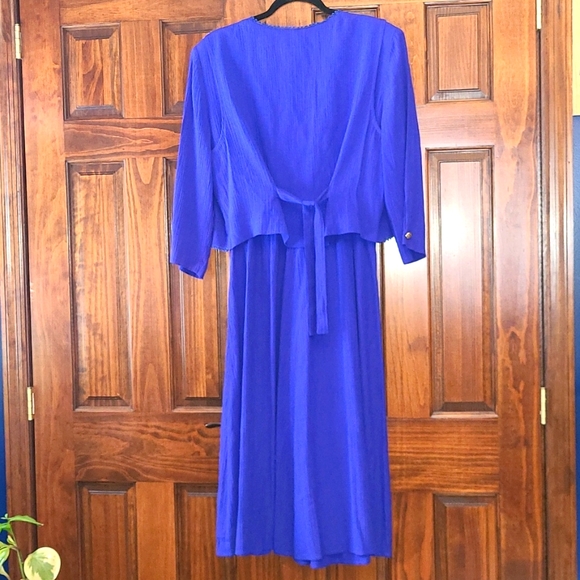USA made Vintage women's dress size 14P with beautiful details. - Picture 4 of 8